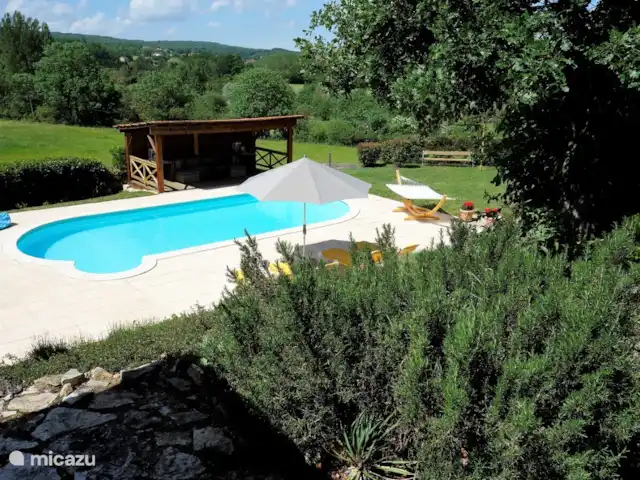 Margarita en Francia, Lot,  Salviac - casa vacacional La piscina