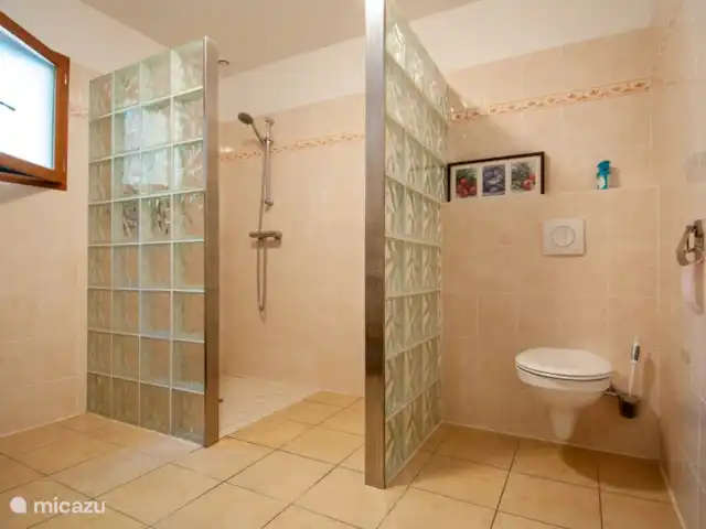 Margarita en Francia, Lot,  Salviac - casa vacacional El cuarto de baño