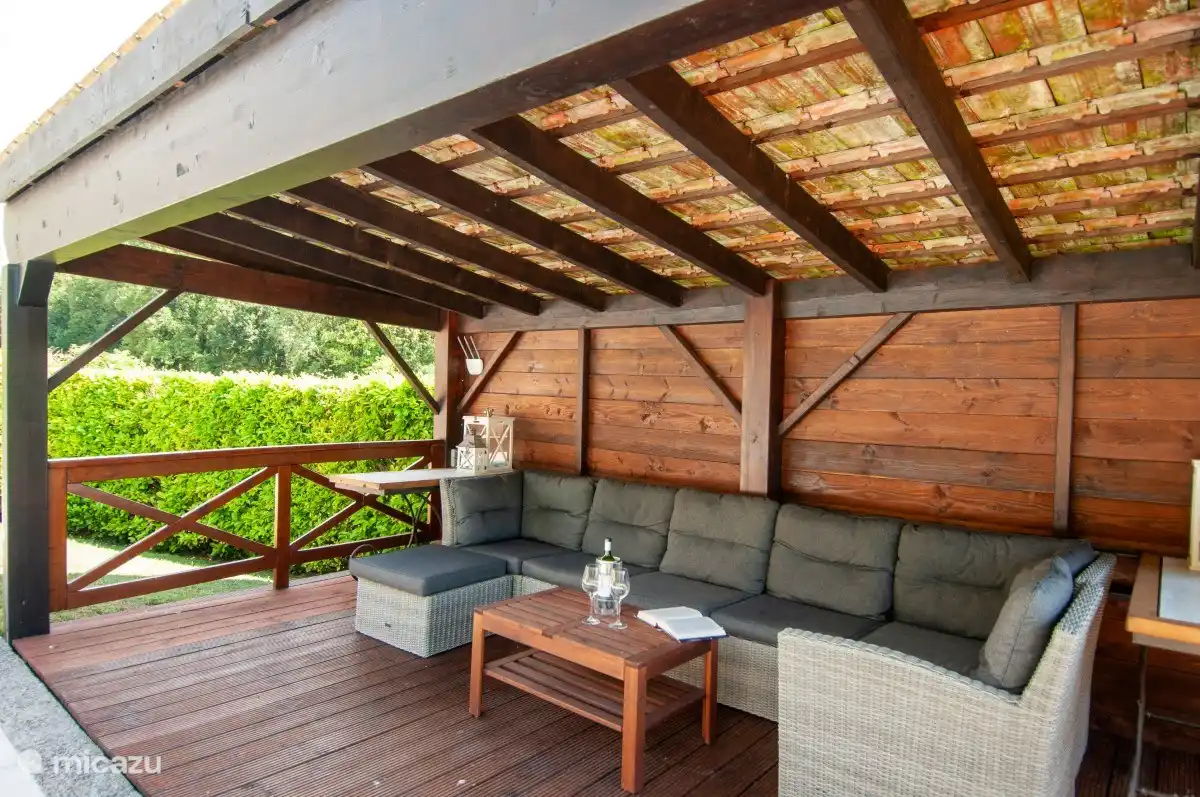 Une terrasse couverte