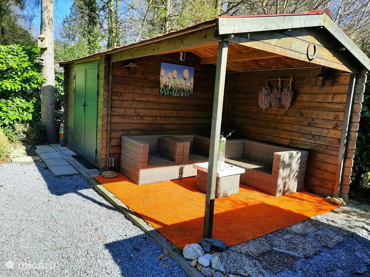 Gemütliche überdachte Terrasse.