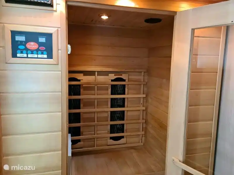 Mit privater Full-Service-Infrarotsauna