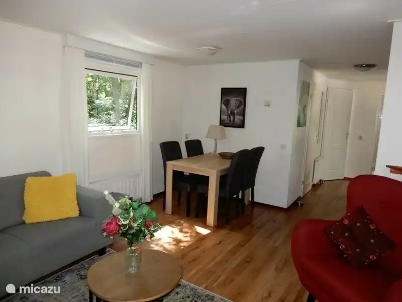 Wohnzimmer mit Essbereich