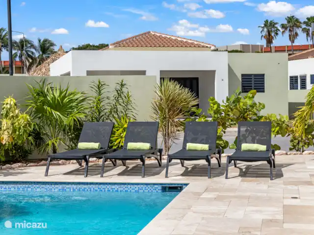 Villa Amber con piscina privada  en Curazao, Curazao Centro, Willemstad - villa Tumbonas