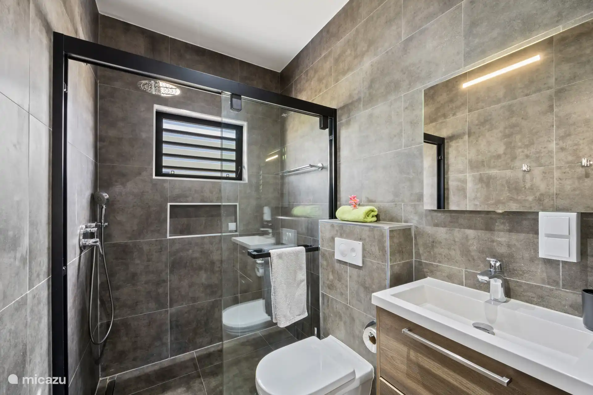 Separates Badezimmer 