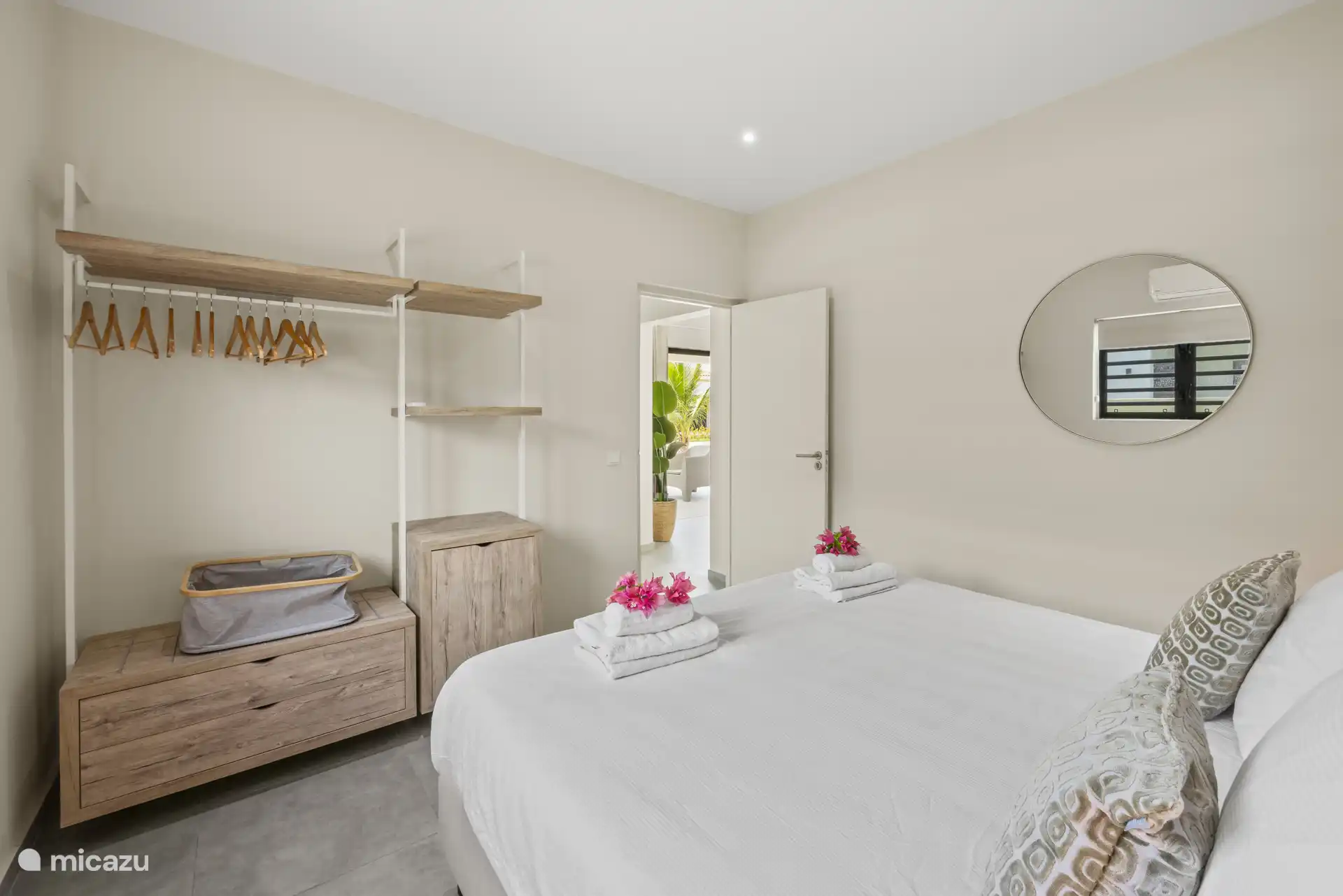 Mittleres Schlafzimmer 