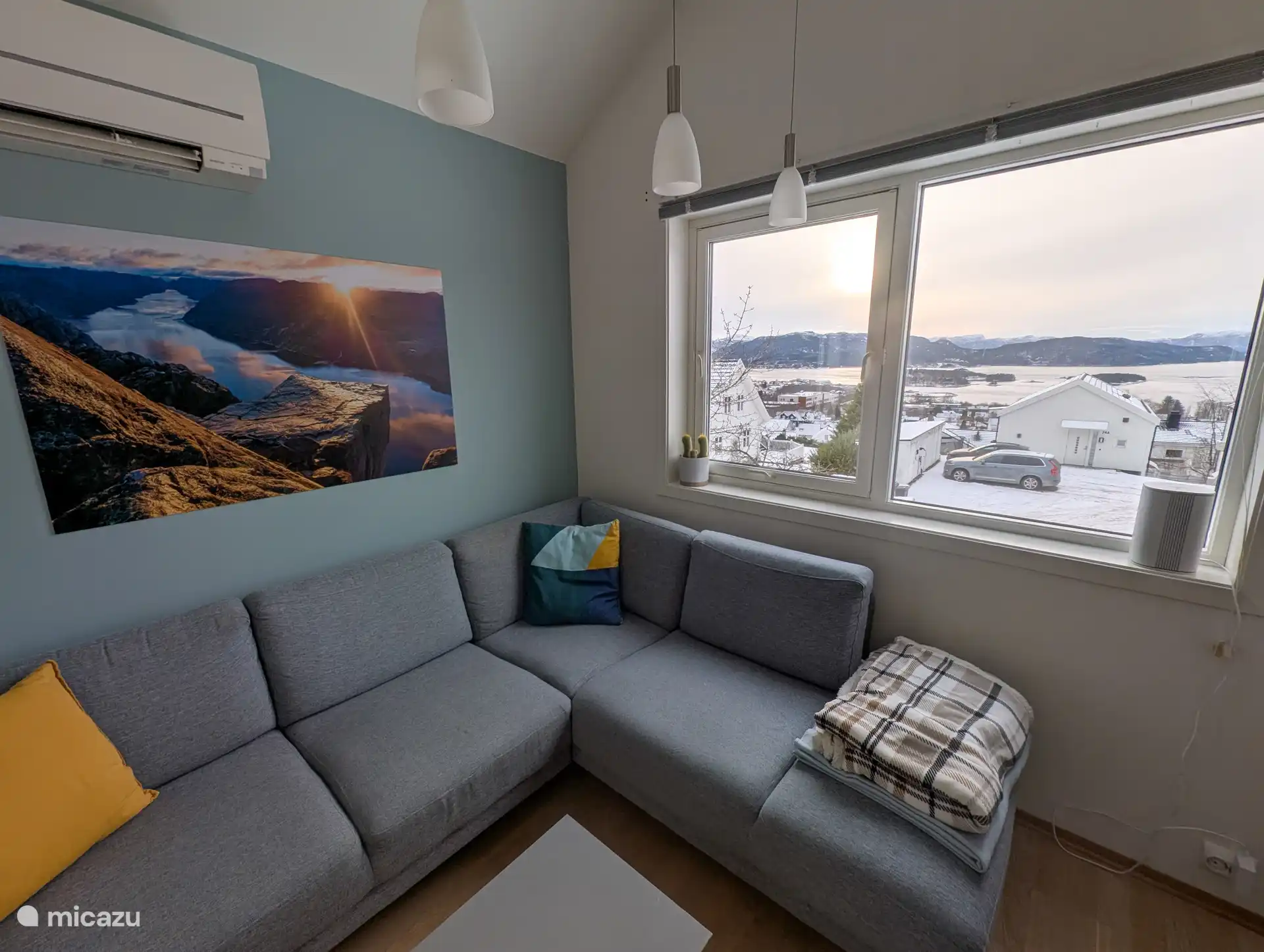 Winters uitzicht vanuit de zithoek. 