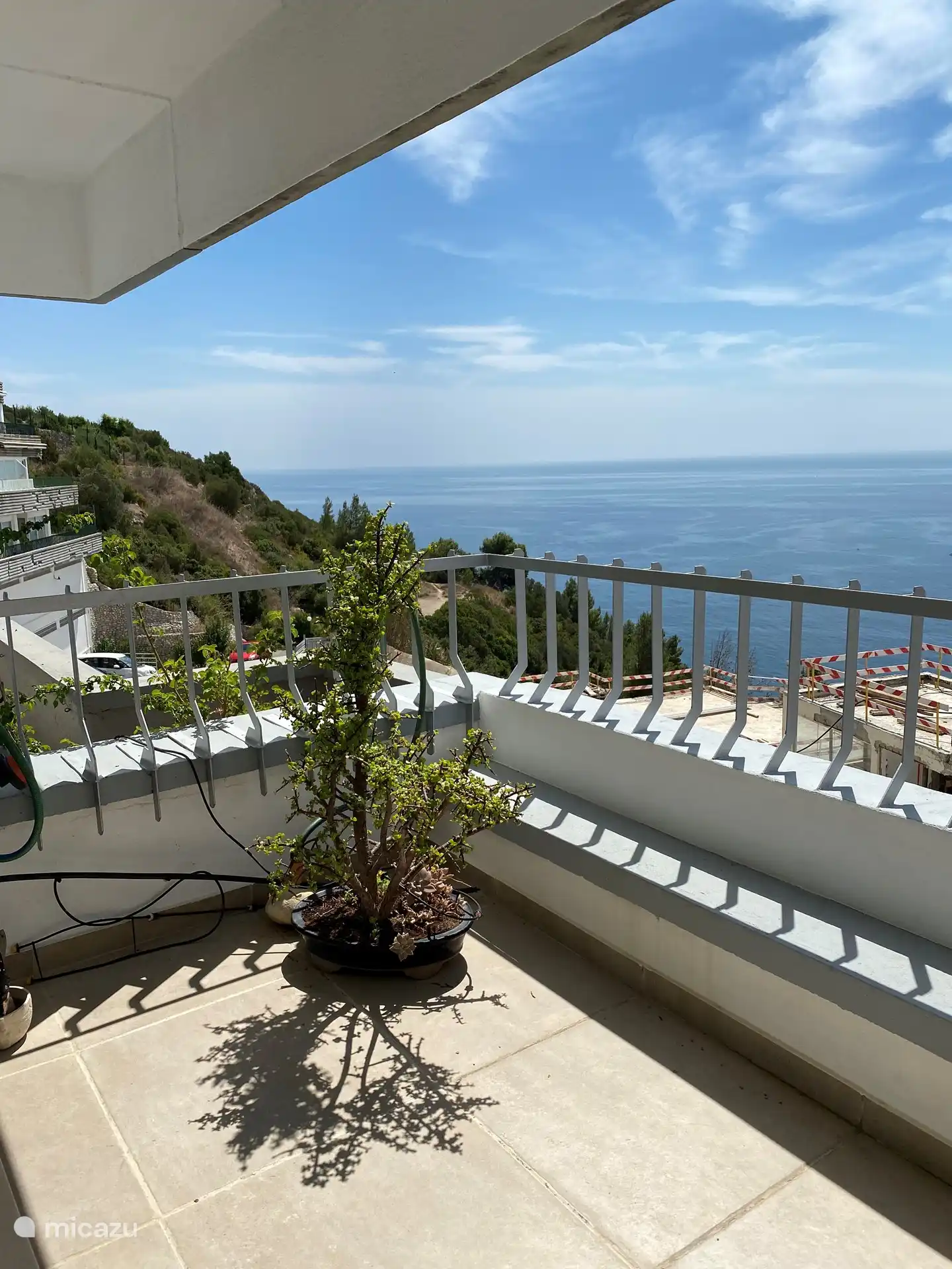 Balkon 2. Stock (Balkon im Erdgeschoss von beiden Schlafzimmern) 