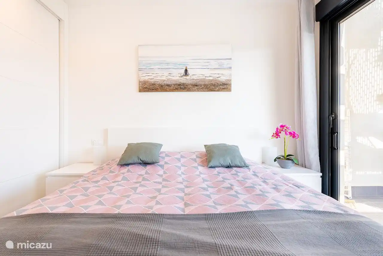 Preciosa cama espaciosa