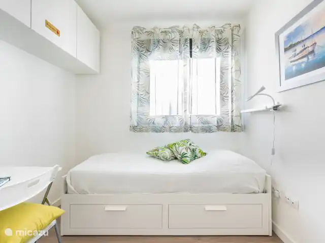 Penthouse Benajarafe à distance de marchemer | Espagne, Costa del Sol, Benajarafe - penthouse Ce lit peut être plié à 160 x 200. Avec un bon matelas et un bon sommier en bois