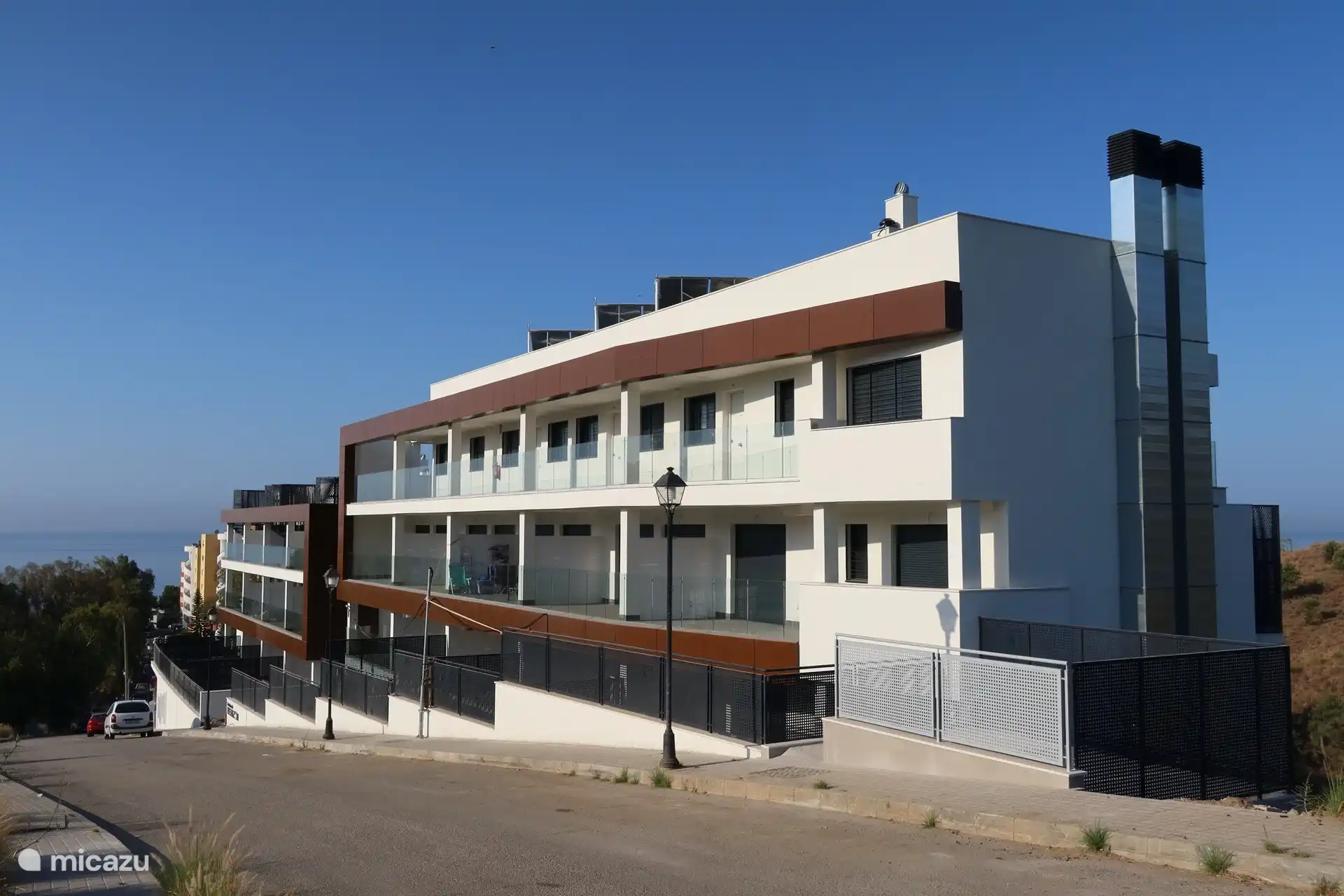 Vista frontal del edificio