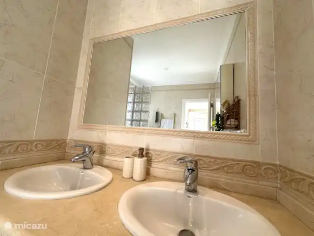 Casa Creativa avec vue sur la mer et piscine   | Espagne, Costa Blanca, Benitachell - villa Double vasque dans la salle de bain principale