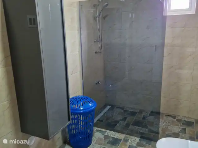 Casa Andries Montanja Rey | Curaçao, Banda Ariba (est), Montan'i Rei - villa Salle de bain 2 avec douche chaude