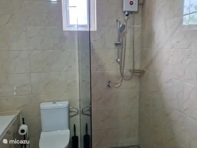 Casa Andries Montanja Rey | Curaçao, Banda Ariba (est), Montan'i Rei - villa Salle de bain 1 avec bain à bulles et douche chaude