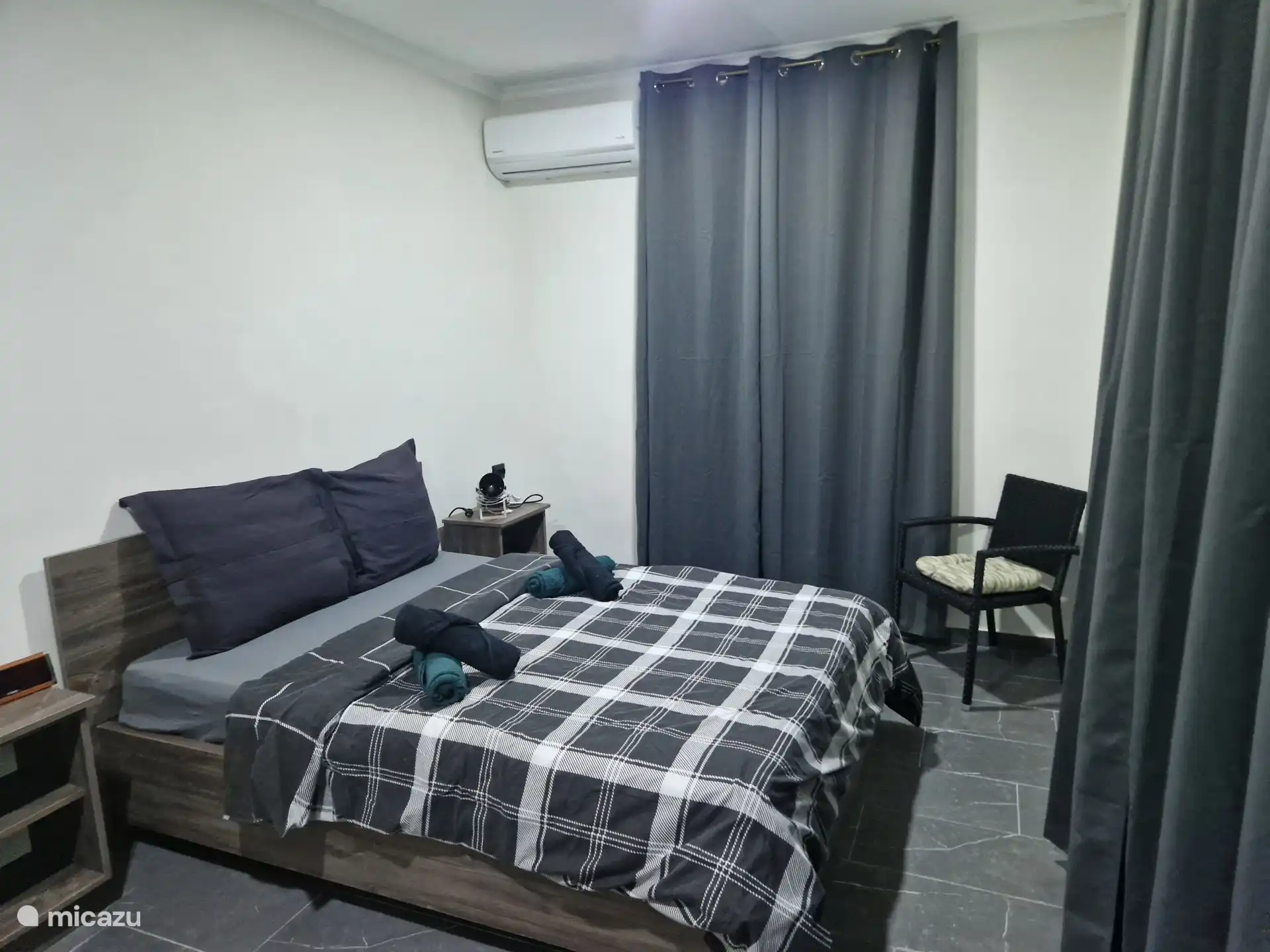 Acogedora habitación con cama de 140x200