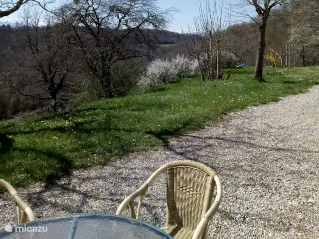 Garnacha en Francia, Aude, Sonnac-sur-l'Hers - casa vacacional Desde la gran terraza se tiene una vista sobre el recinto