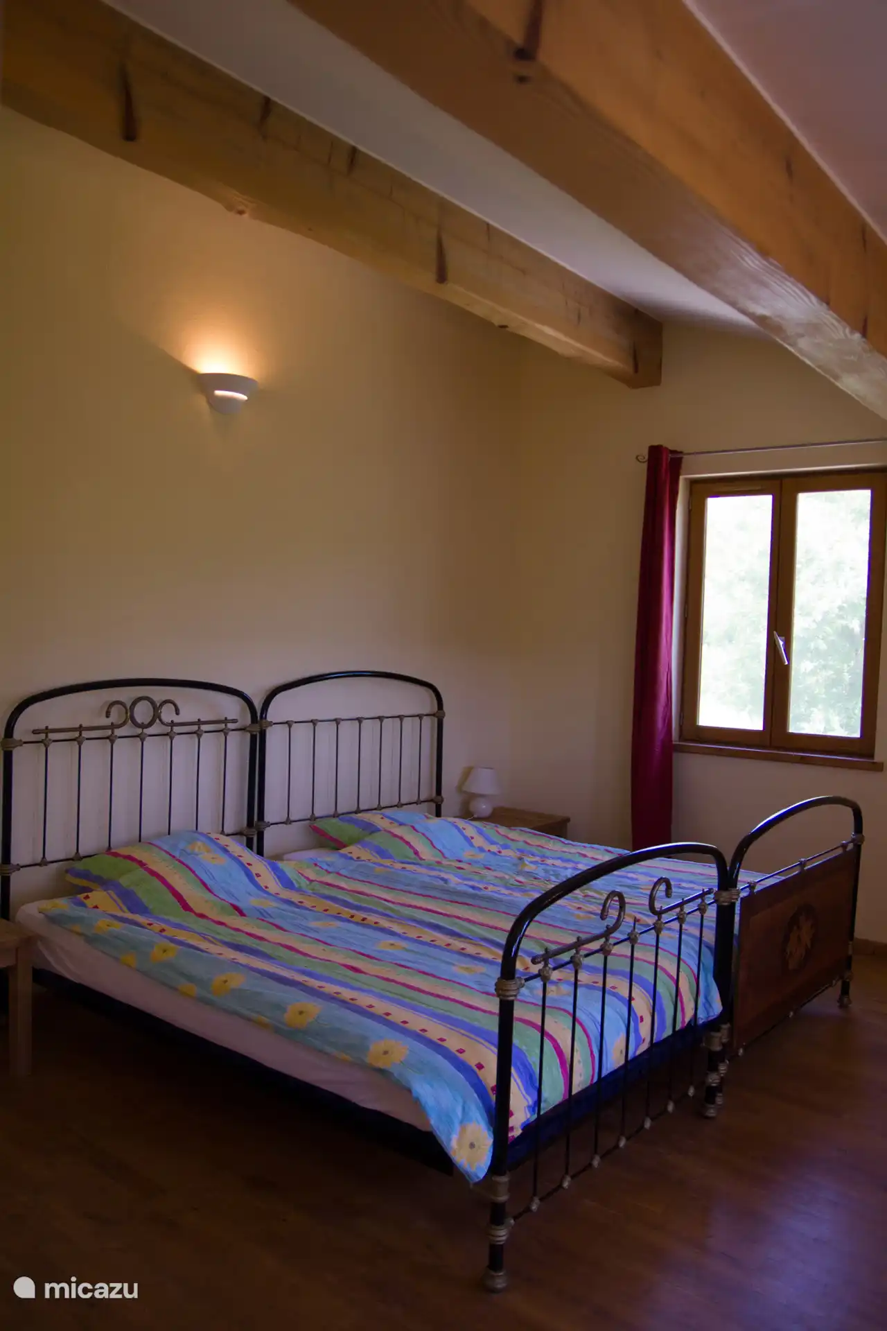 Das zweite Schlafzimmer verfügt über extra breite Betten