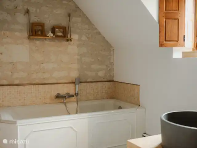 BienViennue (Lundi - Vendredi) | France, Indre-et-Loire, Marcilly-sur-Vienne - maison de vacances Fouque Nerra Salle de bain Baignoire