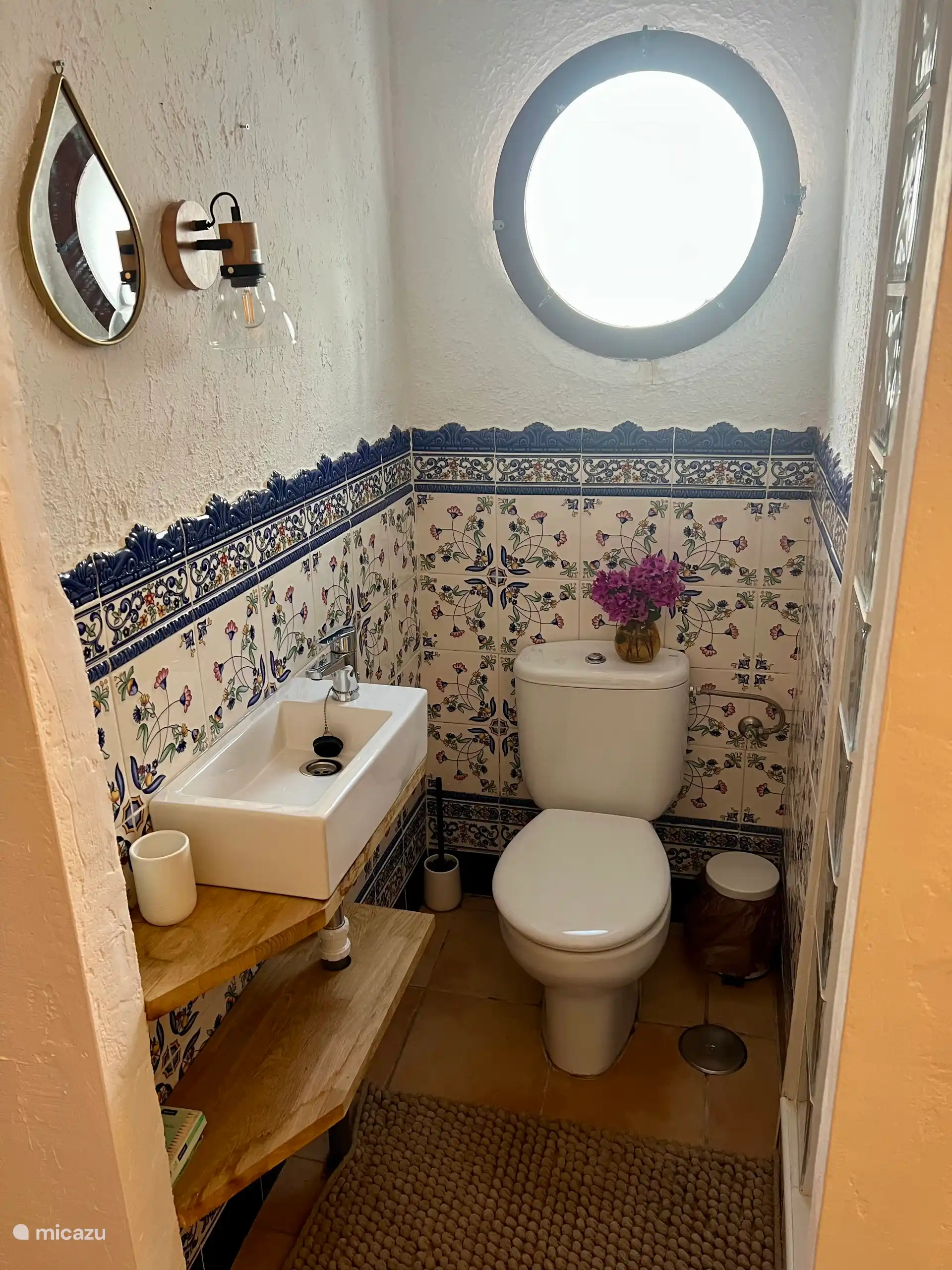 Toilet/bathroom in bedroom three