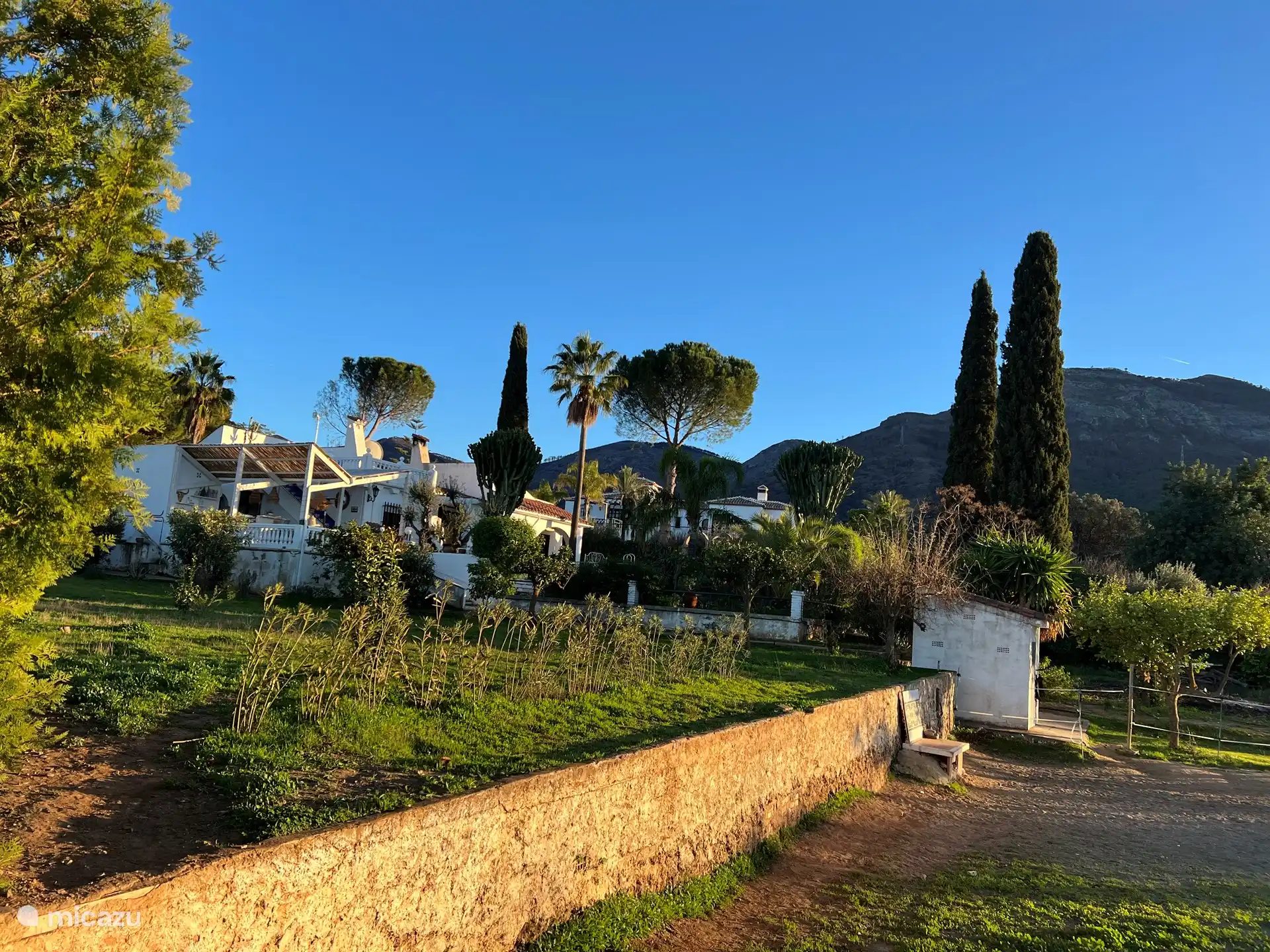 Side view of Finca Pipa