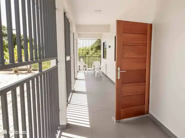 villa en Surinam, Paramaribo, Paramaribo – Villa Faya Lobi Terraza trasera