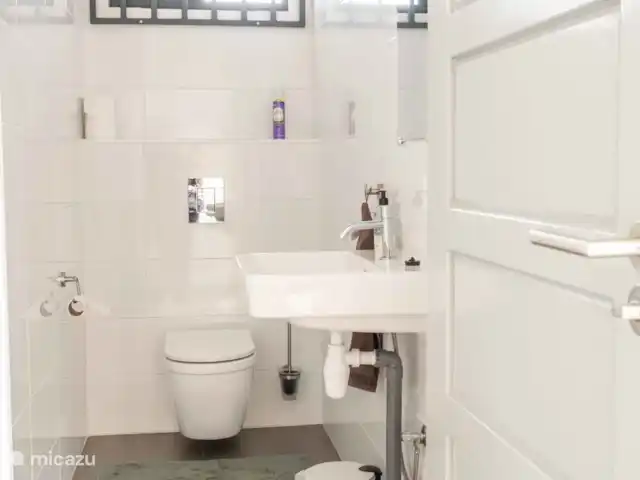 villa en Surinam, Paramaribo, Paramaribo – Villa Faya Lobi Aseo 2