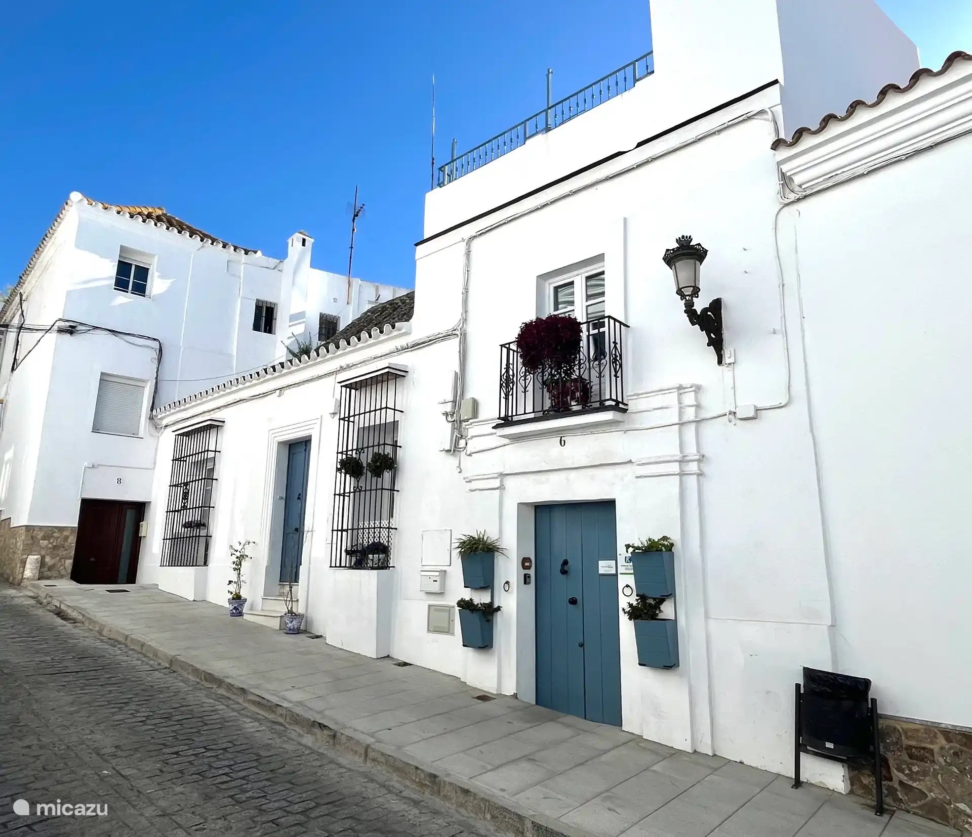 Vorderseite des Hauses