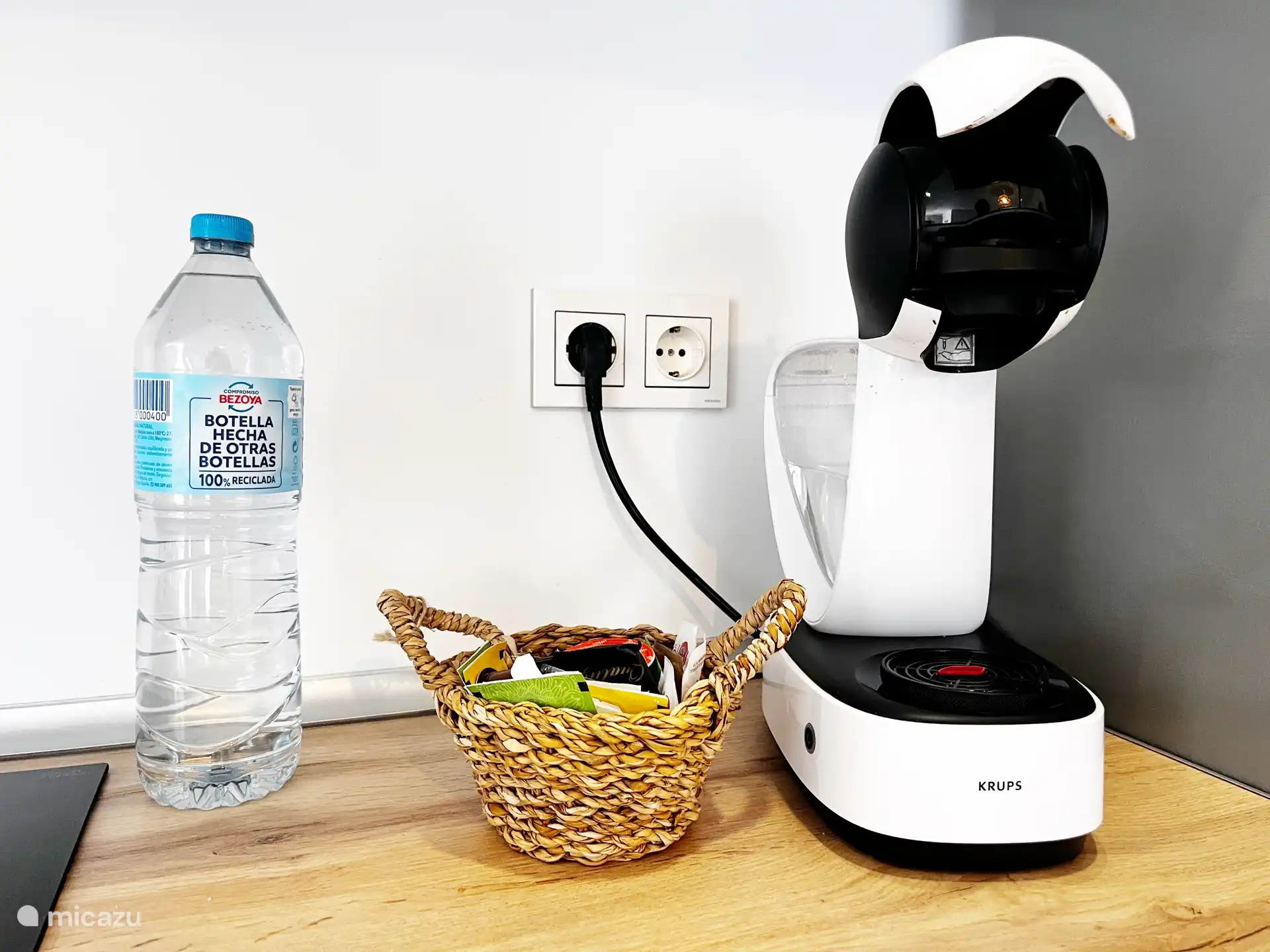 Kit de cafés y té. Cafetera Nespresso