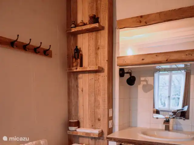 B&B BienViennue - Chambre Sorel 1-2p | France, Indre-et-Loire, Marcilly-sur-Vienne - chambres d'hôtes Chambre Sorel avec salle de bain attenante.