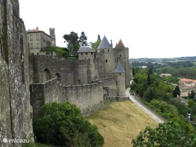 Marsanne en Francia, Aude, Sonnac-sur-l'Hers - casa vacacional Sobre y detrás de las murallas de la impresionante Cité de Carcassonne medieval se puede pasar fácilmente un día.