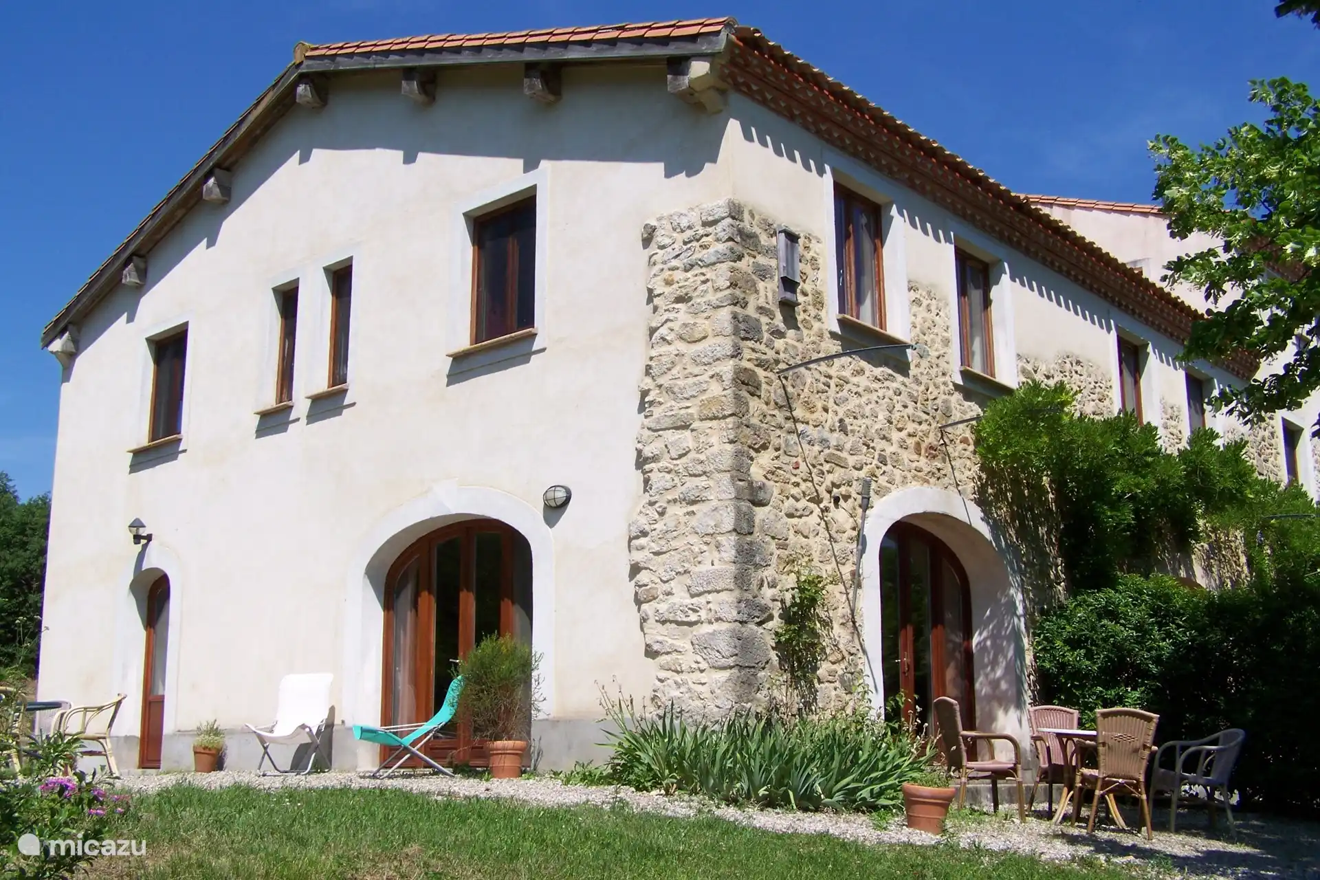 Vista lateral de la casa Marsanne