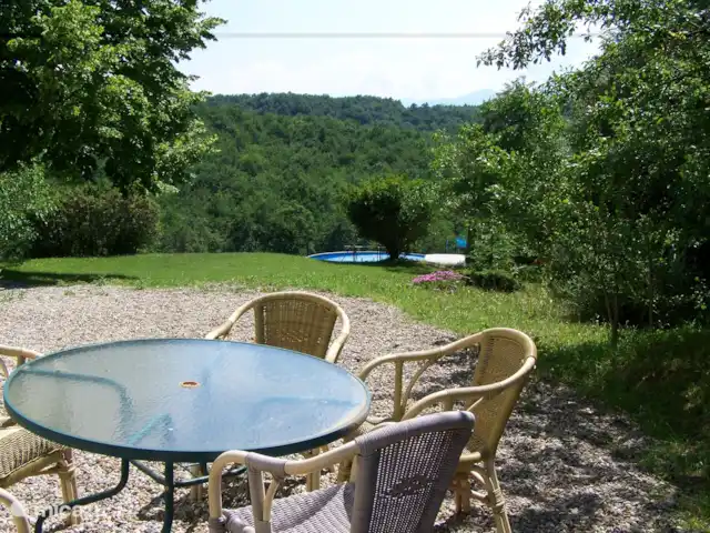 Marsanne en Francia, Aude, Sonnac-sur-l'Hers - casa vacacional Desde la gran terraza se tiene una vista de la piscina