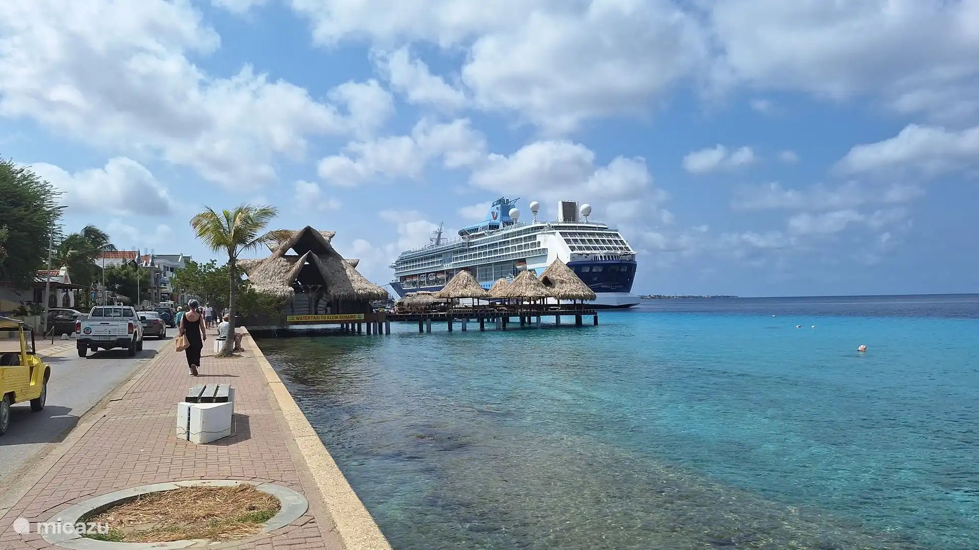 Lekker langs de boulevard wandelen. 