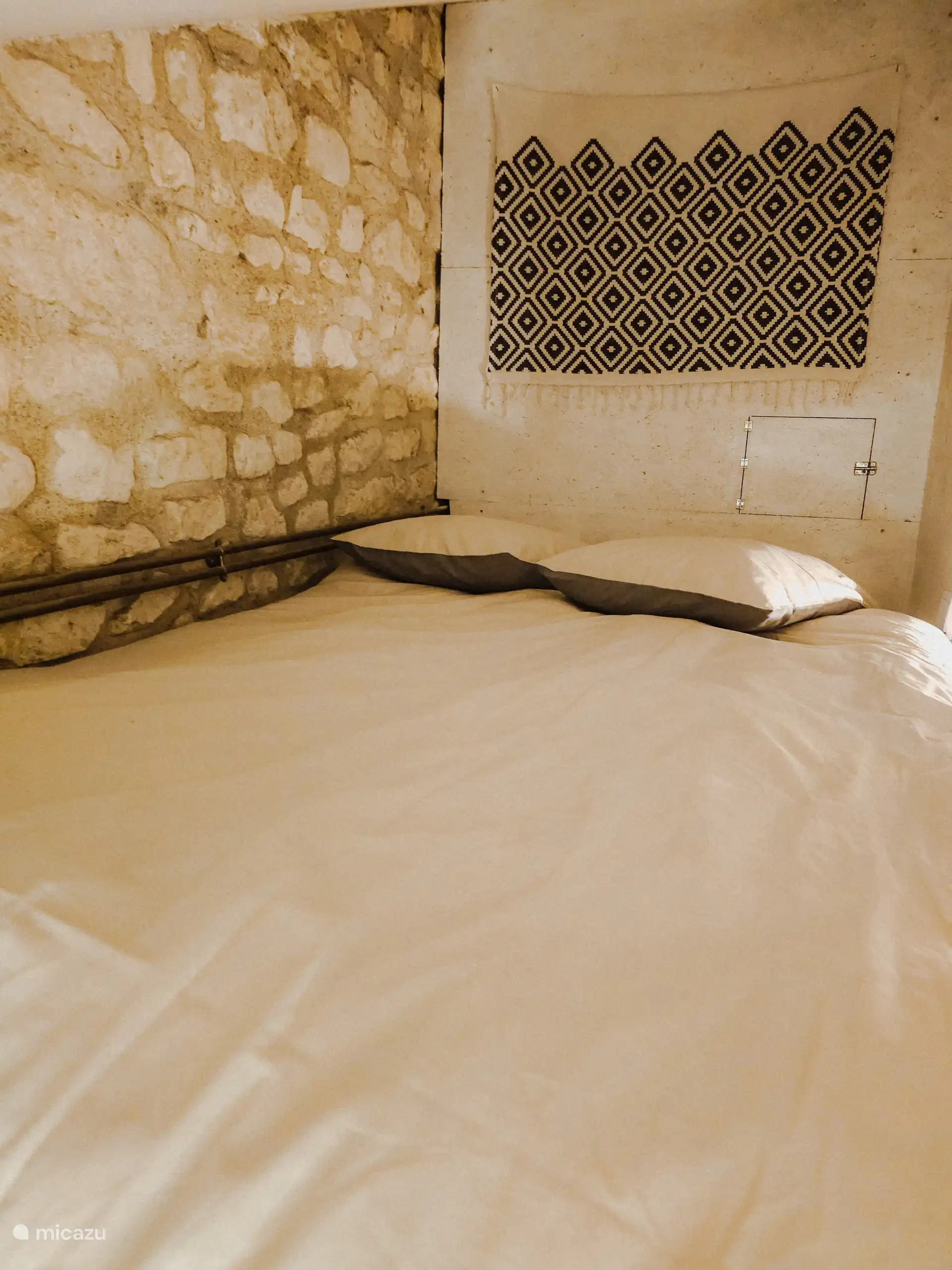 Zimmer Balzac mit eigenem Bad.