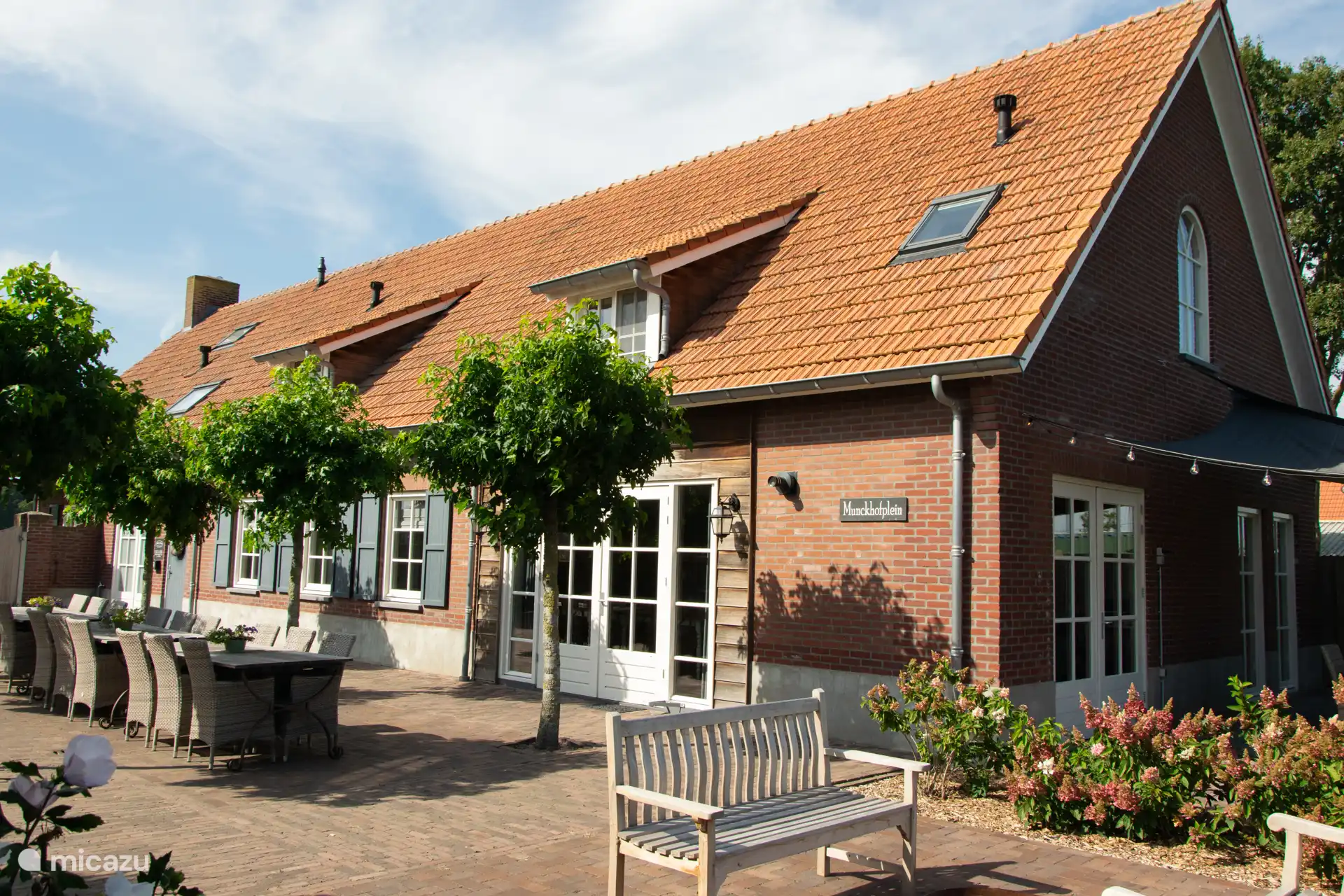 Gemütlicher Innenhof, der alle 4 Häuser verbindet. 