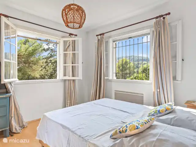 Côte d’Azur Villa, Annexe, Piscine | France, Côte d'Azur, Saint-Paul-de-Vence - villa Chambre avec lit double à l’étage