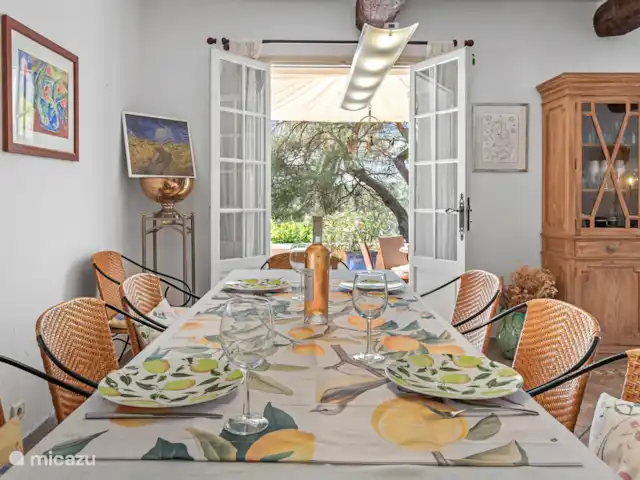 Côte d’Azur Villa, Annexe, Piscine | France, Côte d'Azur, Saint-Paul-de-Vence - villa Grande table de salle à manger