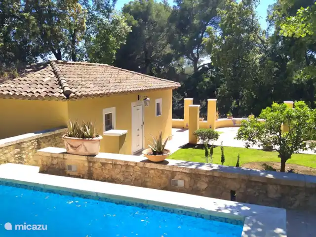 Côte d’Azur Villa, Annexe, Piscine | France, Côte d'Azur, Saint-Paul-de-Vence - villa Vue d’en haut sur la 2ème maison