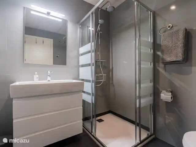 Casa Arana Bosmans | Espagne, Costa del Sol, Mijas Costa - appartement 2ème salle de bain appartenant à la 2ème chambre