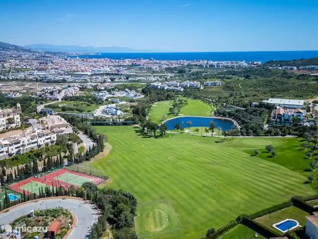 Casa Arana Bosmans | Espagne, Costa del Sol, Mijas Costa - appartement Vue sur les environs et le golf en face