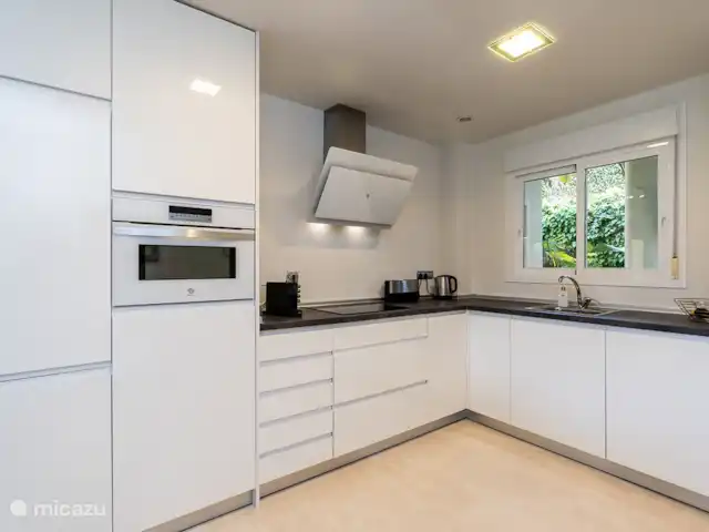 Casa Arana Bosmans | Espagne, Costa del Sol, Mijas Costa - appartement cuisine avec tout le nécessaire