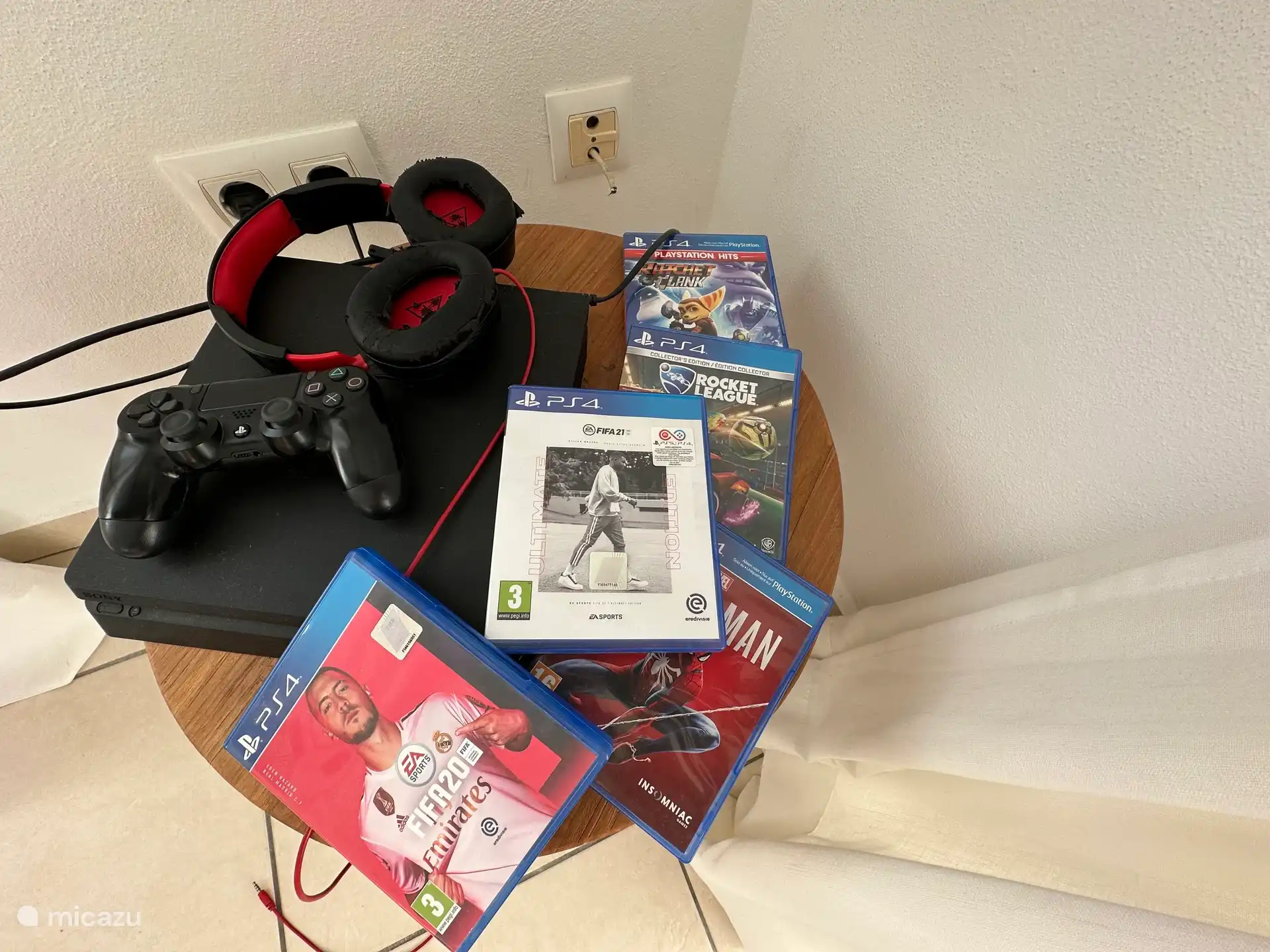 Playstation mit Spielen 