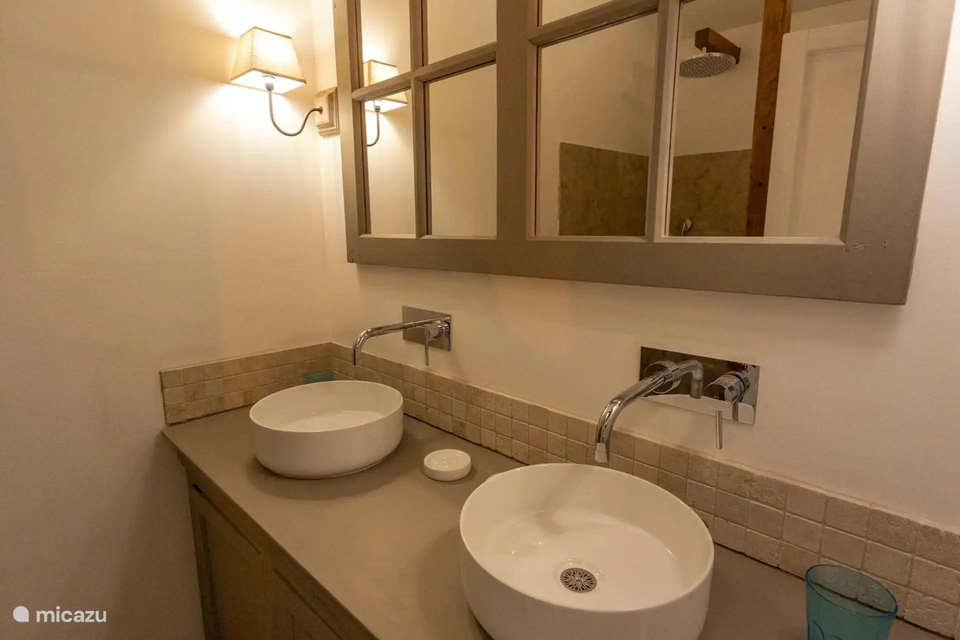 courtyard Cottage en-suite bathroom 