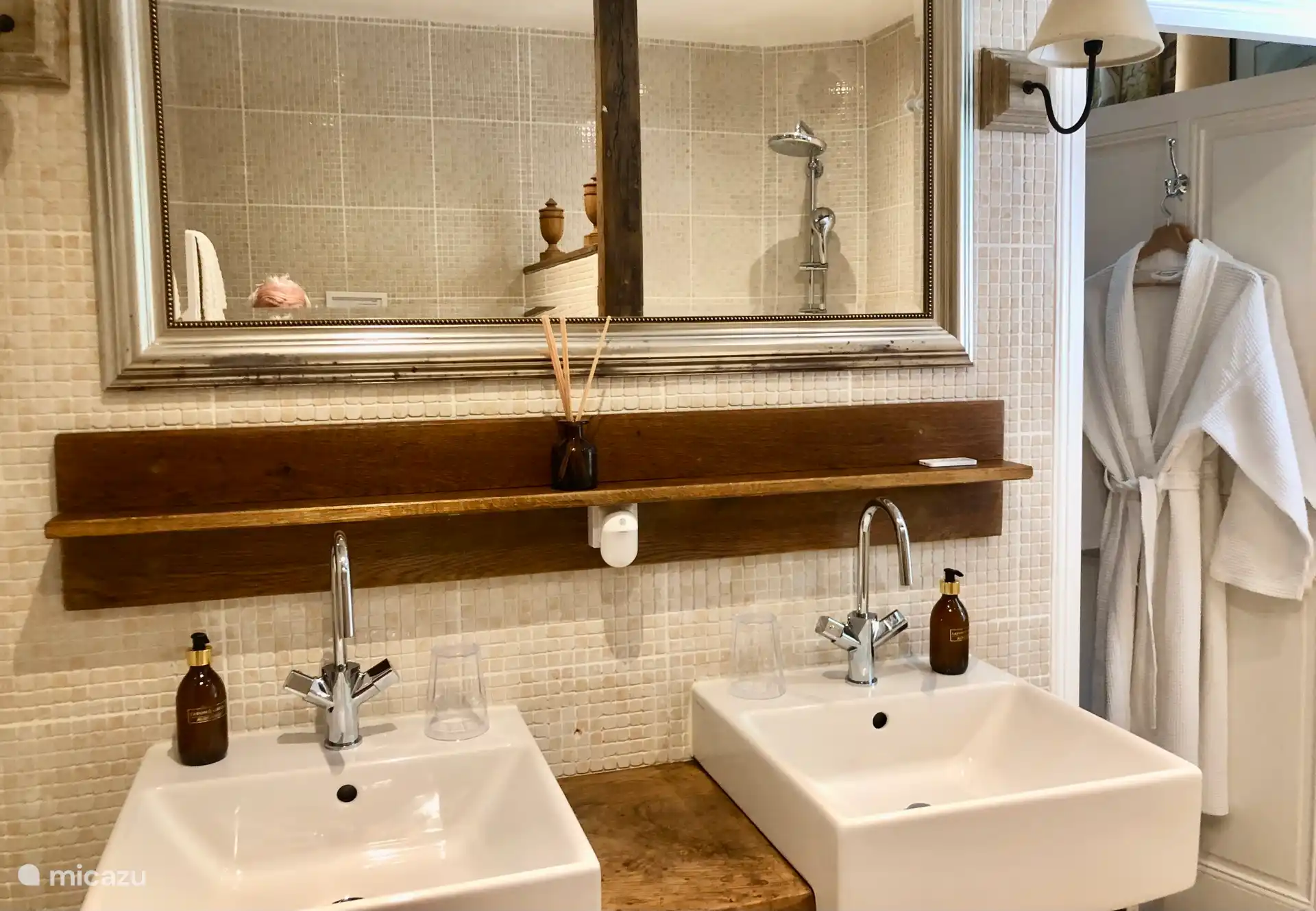 Master bedroom en suite bathroom with walk in shower and toilet 