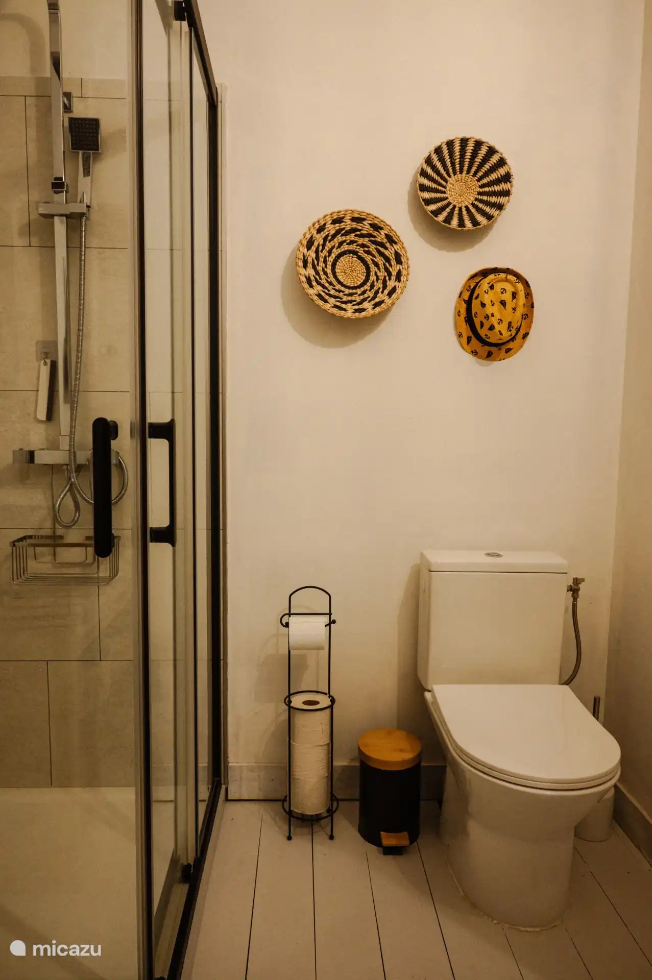 Descartes Zimmer mit eigenem Bad.