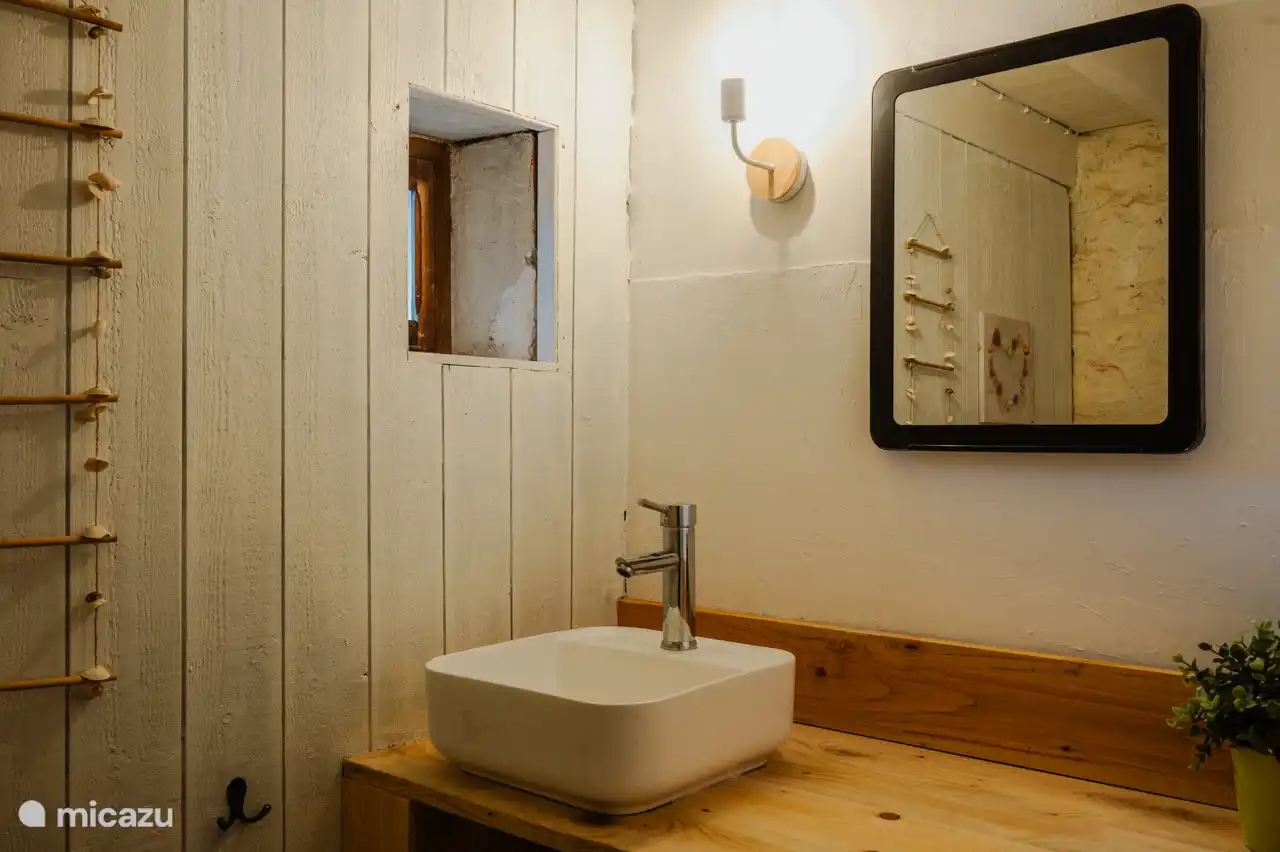 Rabelais-Zimmer mit eigenem Bad.