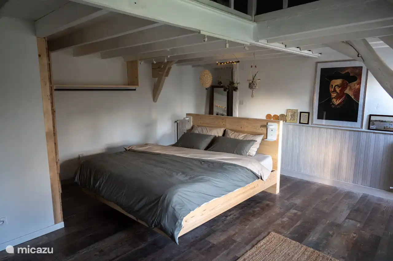 Rabelais-Zimmer mit eigenem Bad.