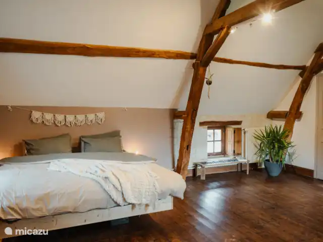 B&B BienViennue-Foulque Nerra 2-4p | France, Indre-et-Loire, Marcilly-sur-Vienne - chambres d'hôtes Chambre Foulque Nerra avec salle de bain attenante.