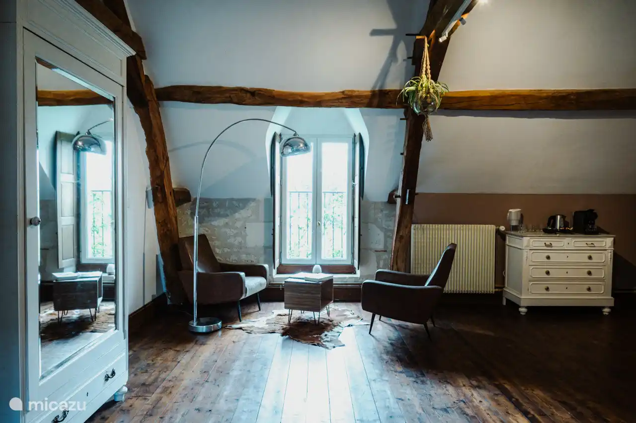 Zimmer Foulque Nerra mit eigenem Bad.