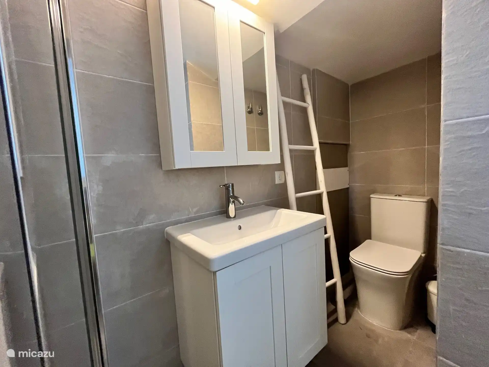 Shower room Bedroom 1