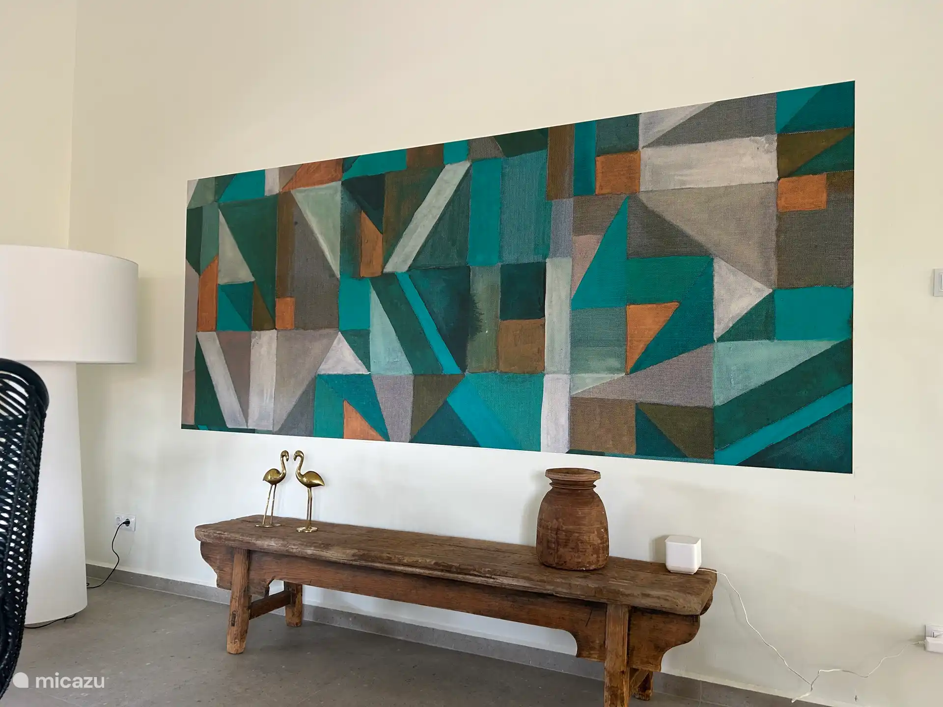 Curacao colors on the wall